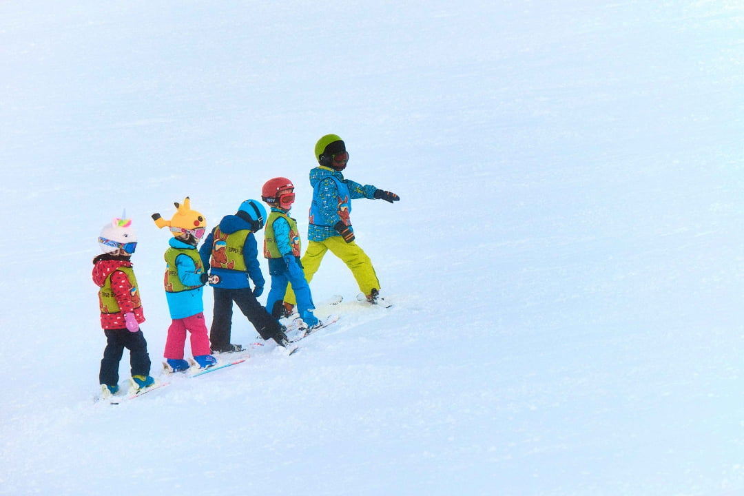 ¿Cómo hay que vestir a un niño para ir a la nieve?